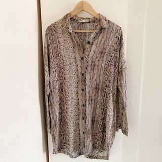 (Category: ) located in . Submitted by shopsundayx (Listing ID 1445135466, Image 1). Description: .