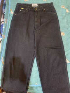 (Category: ) located in . Submitted by sellingprelovednthrift (Listing ID 1445078987, Image 1). Description: .
