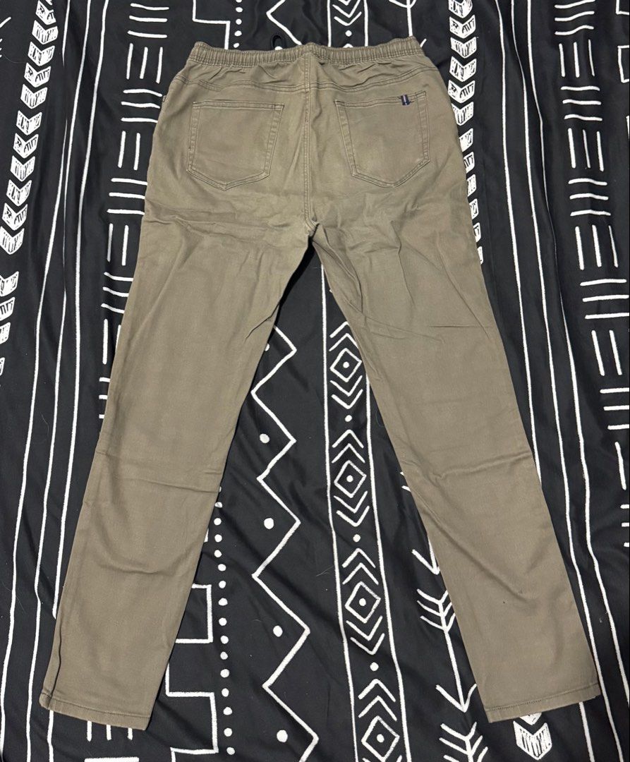 Regatta Khaki Jogger Pants (Category: Joggers) located in Manila. Submitted by aryxbugarin (Listing ID 1445218948, Image 2). Description: .