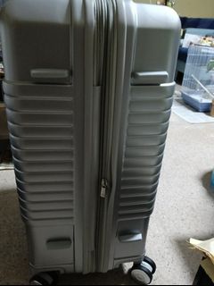 (Category: ) located in . Submitted by oldnewthingtosell8999 (Listing ID 1445217588, Image 1). Description: .