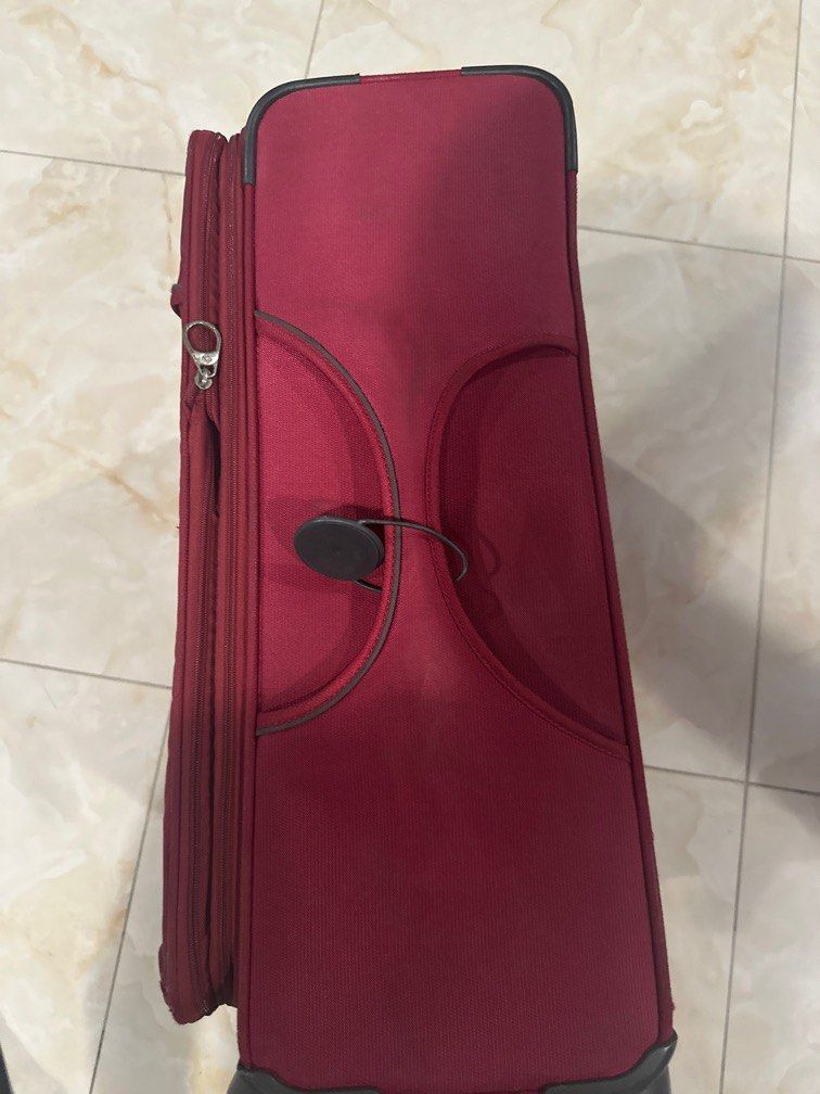 Samsonite Spinner B lite Medium (Category: Luggage) located in Manila. Submitted by hb1118 (Listing ID 1445207752, Image 2). Description: Newly Replaced wheels by Samsonite Service center No issues just dirty.