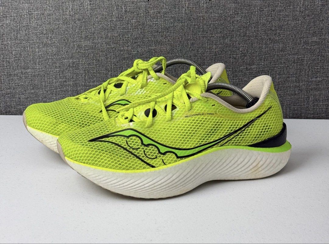 SAUCONY ENDORPHIN PRO 3 RUNNING SHOES (Category: Sneakers) located in Guagua. Submitted by sweetboyy (Listing ID 1445067099, Image 1). Description: SAUCONY ENDORPHIN PRO 3 RUNNING SHOES SIZE 11.5US /46EUR/29.5CM.