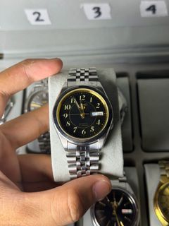 (Category: ) located in . Submitted by krgx.timepieces (Listing ID 1445101016, Image 1). Description: .