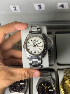 (Category: ) located in . Submitted by krgx.timepieces (Listing ID 1445101211, Image 1). Description: .