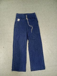 SELUAR Collection item 3