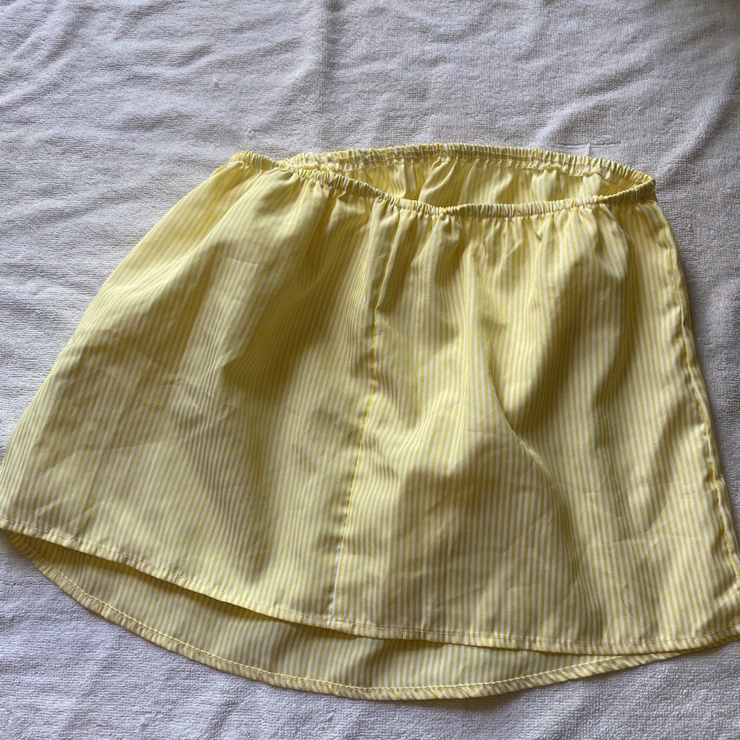 SHEIN Yellow Striped Tube Top (Category: Sleeveless) located in Taguig. Submitted by floatingpoints (Listing ID 1445136309, Image 2). Description: only used once :) RFS: Decluttering loc: taguig mod: lalamove/j&t mop: gcash.