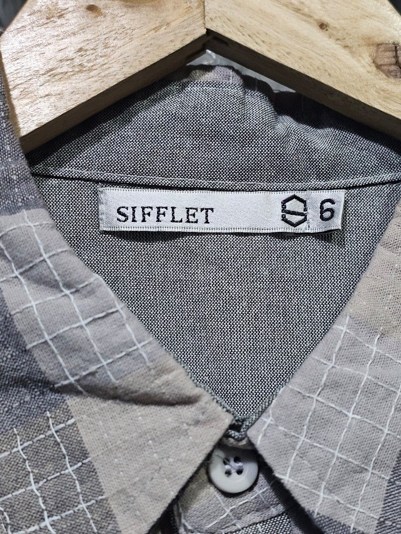 Sifflet Patchwork Short Sleeve Shirt Polo (Category: Tshirts & Polo Shirts ) located in Las Pinas. Submitted by noblethreads (Listing ID 1445179927, Image 3). Description: Sifflet Patchwork Short Sleeve Shirt Polo Size: Medium to Large Dimensions: 23x28 450+sf.