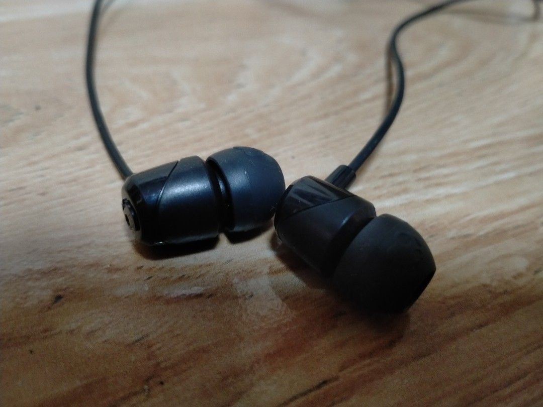 SKULL CANDY IN EAR EARPHONE (Category: Earphones) located in Cabuyao City. Submitted by Bike_Clothing10 (Listing ID 1445069408, Image 2). Description: READ FIRST... FOR SALE: SKULL CANDY EAR EARPHONE Excellent Condition 3.5mm Jack Legit PRICE: 750 + SF PICK UP OR SHIPPING ONLY LOCATION: Cabuyao Laguna -NO COD/COP- DM...
