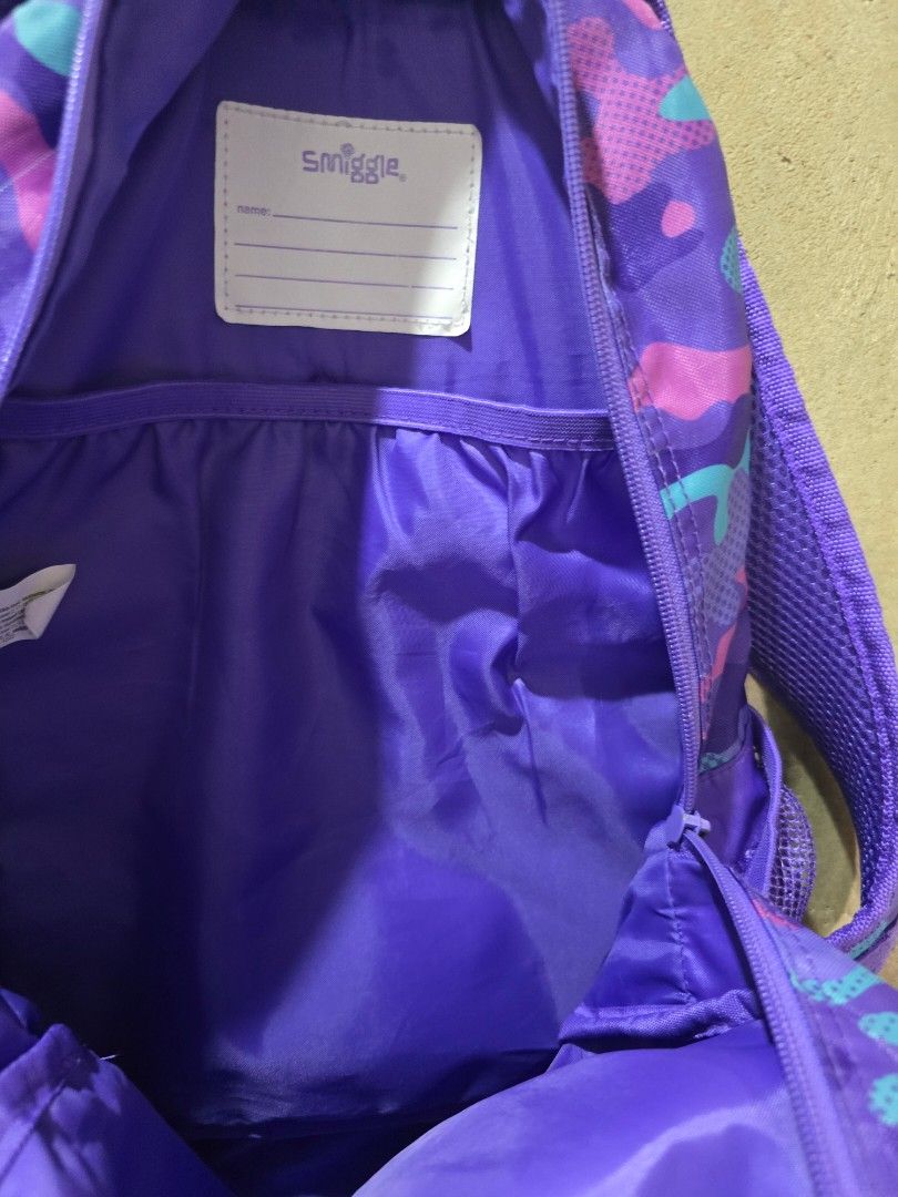 smiggle (Category: Babies & Kids Fashion) located in Caloocan City. Submitted by phyllis4 (Listing ID 1445133819, Image 3). Description: no damage in good condition.