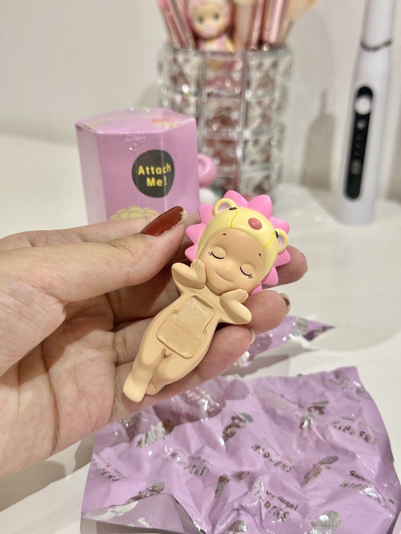 Sonny Angel Dreaming Hipper Series in Lion (Category: Designer & Blind Box Toys) located in Manila. Submitted by strawberrymelo (Listing ID 1445193282, Image 1). Description: .