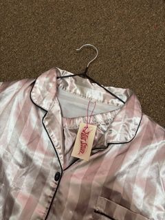 (Category: ) located in . Submitted by hotstuffpreloved (Listing ID 1445071754, Image 1). Description: .