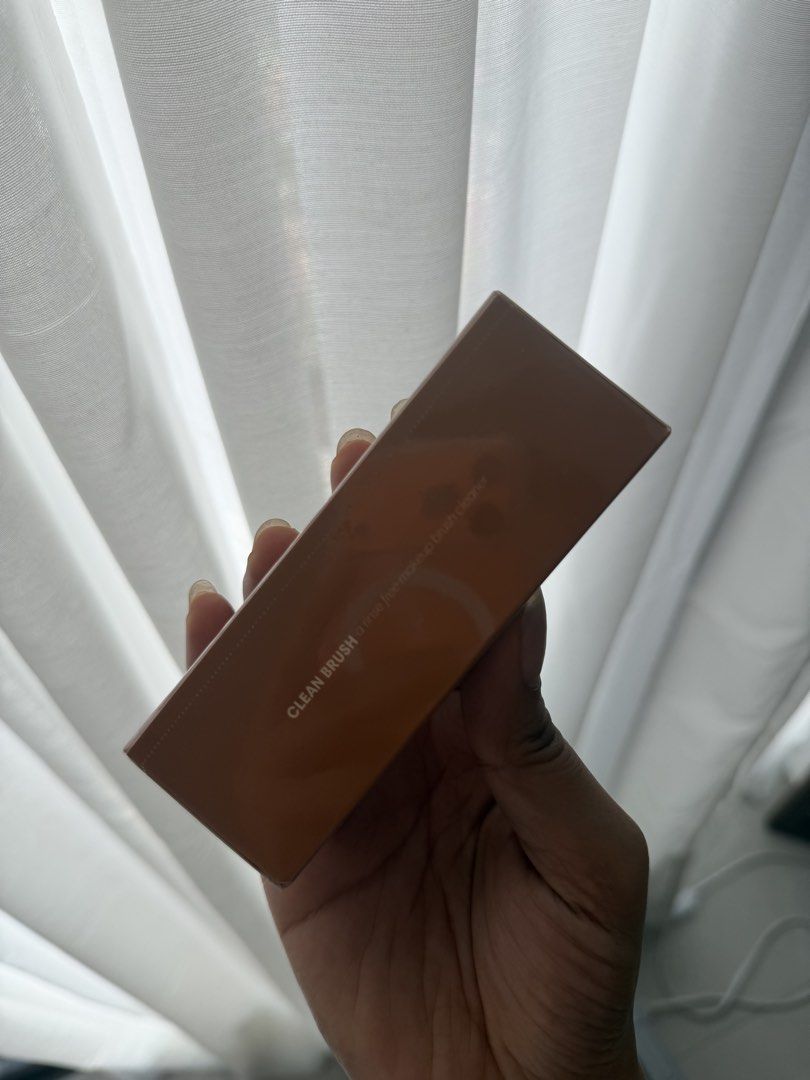 Sunnies Face Make Up Brush Cleaner (Category: Makeup) located in Quezon City. Submitted by cessdecluttering (Listing ID 1445091160, Image 3). Description: Sunnies Dace Clean Brush Rinse free makeup brush cleaner 50 ml.