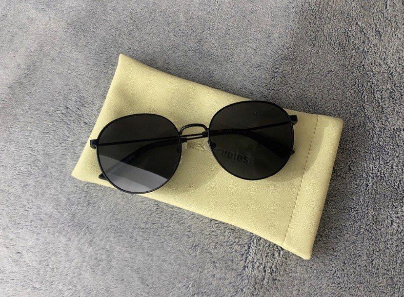 Sunnies Studios Leon Sunglasses - Charcoal Polarized (Category: Sunglasses & Eyewear) located in Manila. Submitted by francl_ (Listing ID 1445101685, Image 1). Description: - Sunnies Studios Leon Sunglasses - Color: Charcoal Polarized - Frame Style: Round Metal - Lens Type: Dark, Polarized - Includes: Original Pouch - RFS: decluttering / not using it - only used once, good as new condition - bought it for 1.4k @ sunnies .