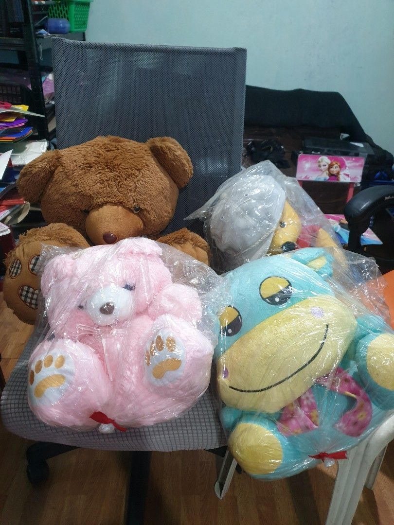 TAKE ALL‼BUNDLE SET BIG SMALL STUFFED PLUSH PILLOW TOYS (Category: Plushies & Soft Toys) located in Malabon City. Submitted by toughMeg (Listing ID 1443801109, Image 1). Description: TAKE ALL‼BUNDLE SET BIG SMALL STUFFED PLUSH PILLOW TOYS 💰580 EACH BUNDLE/PLASTIC SET ‼FOR LALAMOVE PICK UP ONLY.