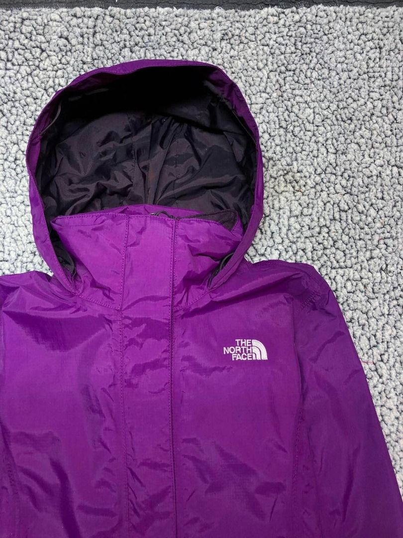 The North Face Purple Hyvent Windbreaker (Category: Coats, Jackets and Outerwear) located in Tayabas. Submitted by retro.rags69 (Listing ID 1445201075, Image 2). Description: The North Face Purple Hyvent Windbreaker • Excellent Condition • Color rate: 9.7/10 • width: 20 • length: 25 • Tripple Barney Colorway • No issue • Best fit: S-M.