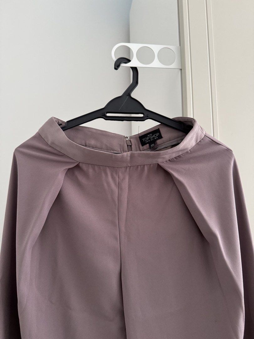 TOPSHOP Petite Culottes Wide Leg Pants Mauve Size UK 6 (Category: Other Bottoms) located in Kuala Lumpur. Submitted by wildcrystal.b25c71 (Listing ID 1445142640, Image 2). Description: - TOPSHOP Petite mauve culottes - Wide leg style - Back zip closure - Two back pockets - Perfect for dressing up or down - Comfortable fit Price includes postage, condition 9/10.