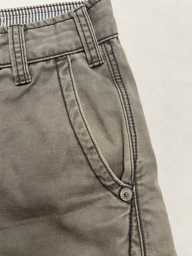 Tough Jeans Green Brown Pants (Category: Jeans) located in Makati City. Submitted by pepperstoremerch (Listing ID 1445097632, Image 3). Description: 30% Off Sale Originally 550 Tough Jeans Green Brown Pants Size 30 Cotton Denim Preloved, good condition Please see pictures D0076 R550.