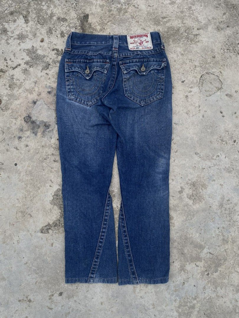 True Religion Brand Jeans Size 29 (Category: Jeans) located in Manila. Submitted by coythrift.02 (Listing ID 1445062025, Image 1). Description: - Authentic True Religion Jeans - Size: 29 - Made in USA - Classic blue denim - Signature stitching detail - Back pockets - Ideal for everyday wear - Please check photos for detailed condition.
