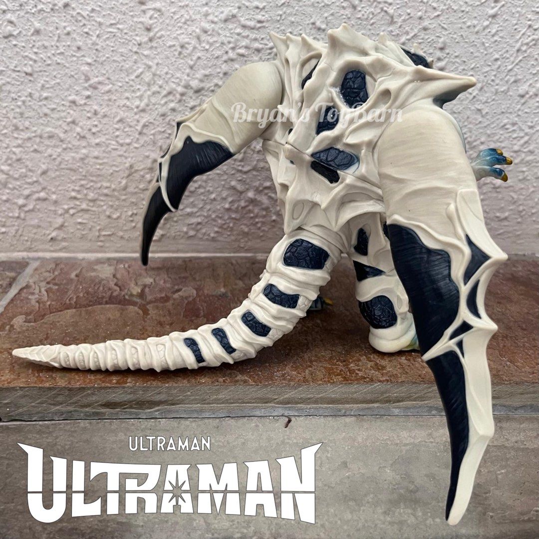 Ultraman Geranda H5.5 x L8 x W13 inch Ultra Monster Kaiju DX Soft Vinyl Sofubi Figure Series by Bandai & Tsuburaya (Category: Toy Figures) located in Singapore. Submitted by bryanstoybarn (Listing ID 1445087579, Image 2). Description: Selling a once displayed then into storage Ultraman Geranda H5.5 x L8 x W13 inch Ultra Monster Kaiju DX Soft Vinyl Sofubi Figure Series by Bandai & Tsuburaya. Actual item as shown in the pictures. Note: 1. Paint los