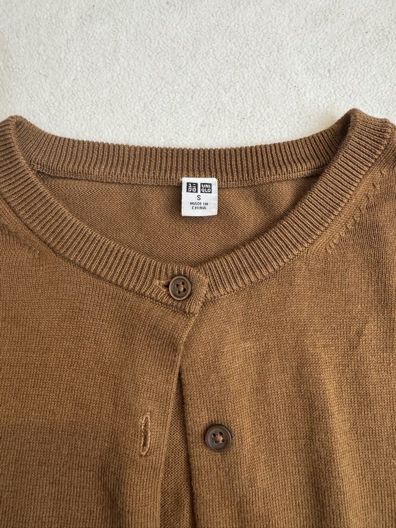 UNIQLO Brown Cardigan (Category: Coats, Jackets and Outerwear) located in Roxas City. Submitted by closet_resette (Listing ID 1445103071, Image 2). Description: Used once.