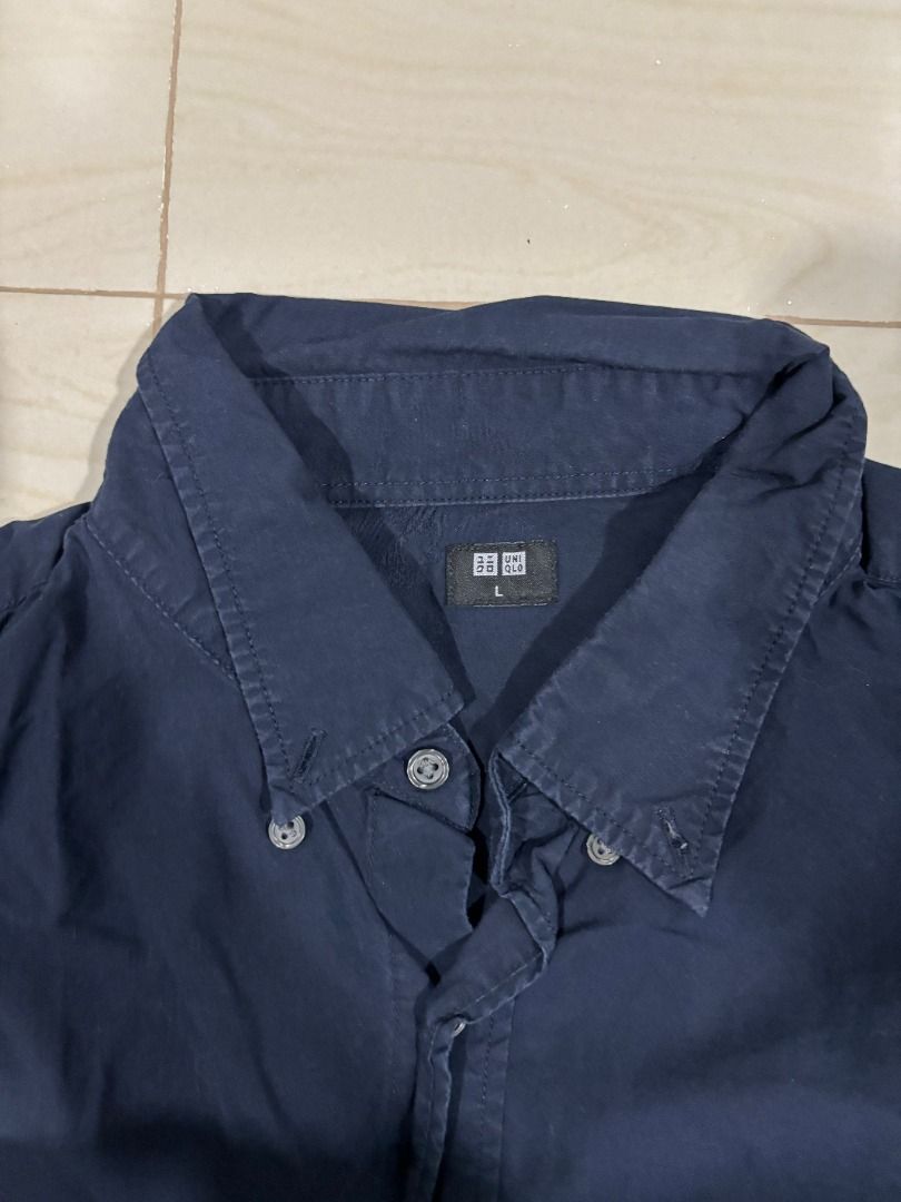 Uniqlo Long Sleeve Shirt (Category: Tshirts & Polo Shirts ) located in Taytay. Submitted by konohamaru (Listing ID 1445142945, Image 2). Description: FS: Uniqlo Long Sleeve Shirt size: L No issue Not thrifted RFS: decluttering Price: 350 +sf Can ship through Gogo Express and Jnt .