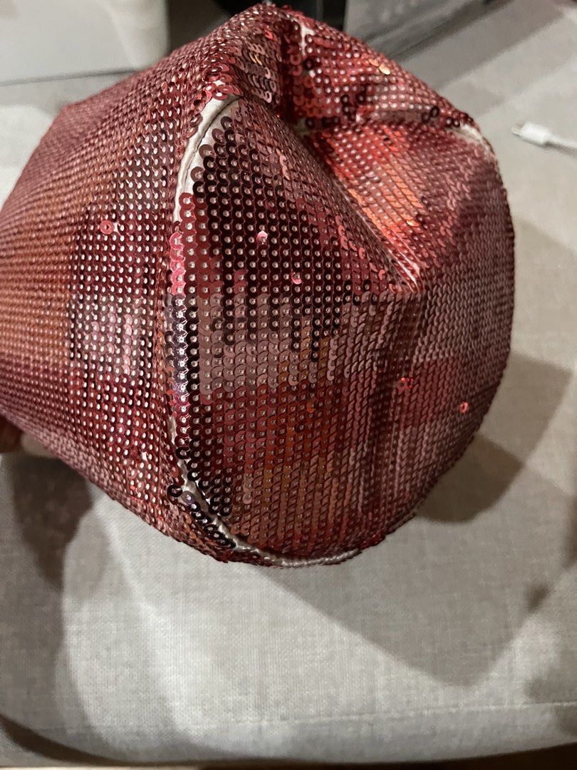 Victoria’s Secret make up bag pouch (Category: Makeup) located in Quezon City. Submitted by cassyystuffnthings (Listing ID 1445173053, Image 2). Description: Slightly used.