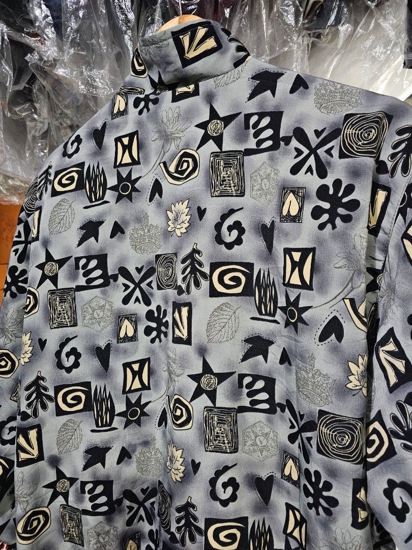 Vintage Boxy Print Pattern Bomber Jacket (Category: Coats, Jackets and Outerwear) located in Las Pinas. Submitted by noblethreads (Listing ID 1445198235, Image 3). Description: Vintage Boxy Print Pattern Bomber Jacket Size: Medium to Large Dimensions: 24x26 280+sf.