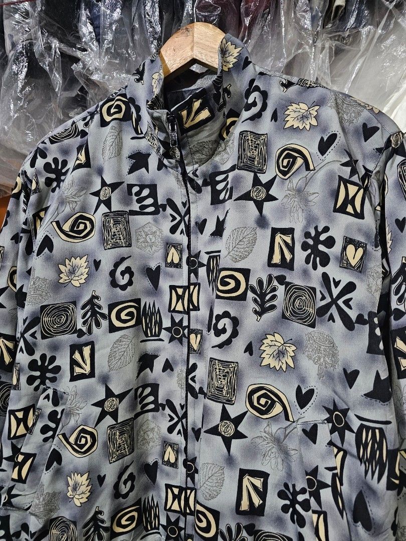 Vintage Boxy Print Pattern Bomber Jacket (Category: Coats, Jackets and Outerwear) located in Las Pinas. Submitted by noblethreads (Listing ID 1445198235, Image 2). Description: Vintage Boxy Print Pattern Bomber Jacket Size: Medium to Large Dimensions: 24x26 280+sf.