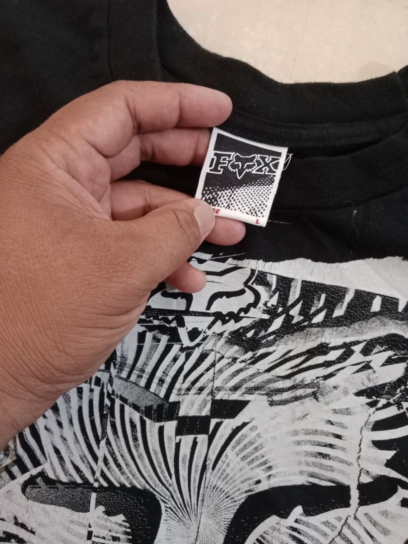 VINTAGE FOX T-SHIRT (Category: Activewear) located in Roxas, Palawan. Submitted by cabreramed14075 (Listing ID 1445046478, Image 3). Description: VINTAGE FOX T-SHIRT/ HARD TAG EXCELLENT CONDITION NO ISSUE COLOR RATE:9.7/10 DIMES:22X28.5 ADD SHIPPING FEE LOCATION PALAWAN.