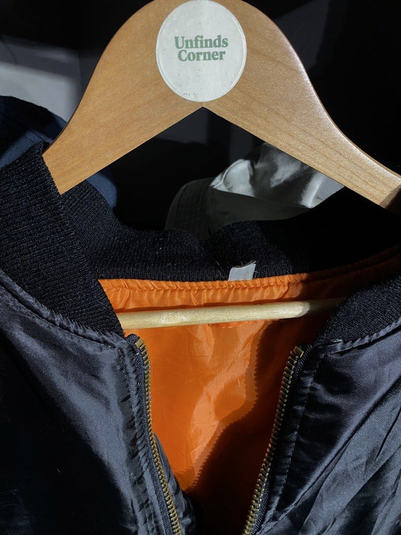 VINTAGE ROTHCO JACKET MA-1 BOMBER FLIGHT JACKET (Category: Coats, Jackets and Outerwear) located in San Pablo. Submitted by genesisllo24149 (Listing ID 1445110058, Image 3). Description: VINTAGE ROTHCO JACKET MA-1 BOMBER FLIGHT JACKET LENGTH -> 26 WIDTH -> 26 ISSUE -> NONE CONDITION -> EXCELLENT DM TO PURCHASE 📥 DISCLAIMER: - Please manage your expectations, posted items are preloved, used & thrifted -Actual color may vary due to lighting -All i