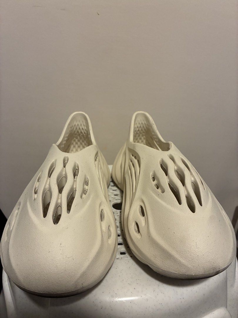 Yeezy Foam Runner White US10 (Category: Sneakers) located in Manila. Submitted by christophe39846 (Listing ID 1445227573, Image 2). Description: Yeezy Foam Runner White US10 Class A po * Used * Fixed price: ₱1,000 * GCash only, buyer pays shipping (Lalamove) * Reason for selling: decluttering * Please review photos carefully for condition * What you see is what you get * No trades * PM for questions.