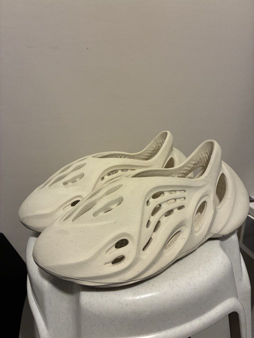 Yeezy Foam Runner White US10 (Category: Sneakers) located in Manila. Submitted by christophe39846 (Listing ID 1445227573, Image 1). Description: Yeezy Foam Runner White US10 Class A po * Used * Fixed price: ₱1,000 * GCash only, buyer pays shipping (Lalamove) * Reason for selling: decluttering * Please review photos carefully for condition * What you see is what you get * No trades * PM for questions.