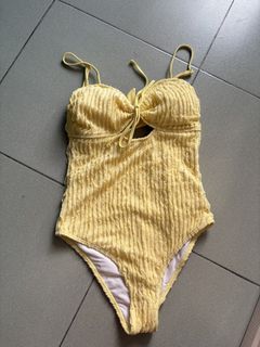 (Category: ) located in . Submitted by dcwardrobe01 (Listing ID 1445233395, Image 1). Description: .