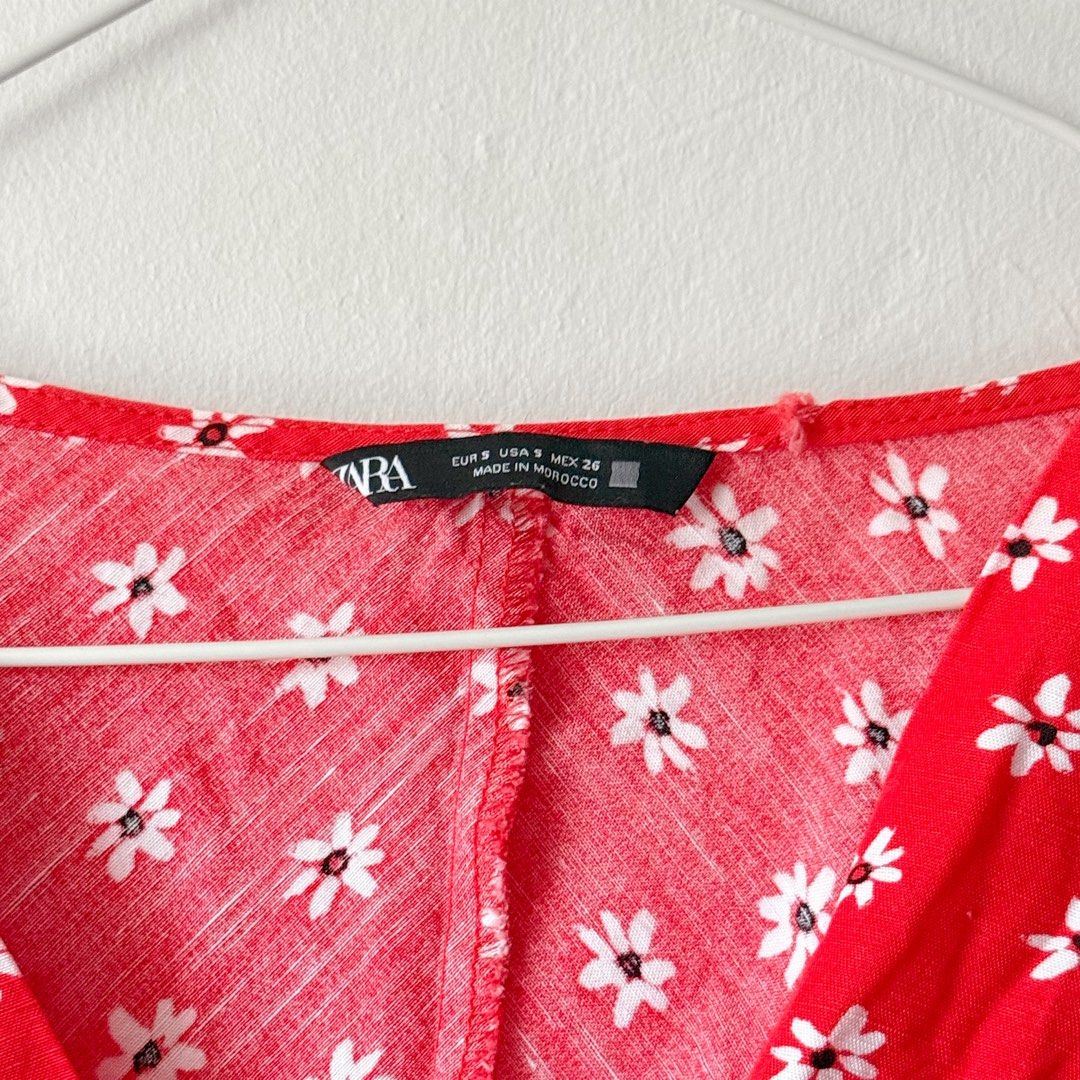 Zara Floral Tie Front Crop Top (Category: Blouses) located in Antipolo. Submitted by rosywardrobe (Listing ID 1445131067, Image 3). Description: 🎀 MAKE READING A HABIT 🎀 • No order form, no reservation! • Strictly 1 day reservation • Payment first before order processing • No return, No exchange • Don’t make an offer if you’re not 100% sure • No shipping every weekends — PAYMENT CHANNELS — • GCash • Gotyme • Maya • BDO • BPI • Unionbank — DELIV