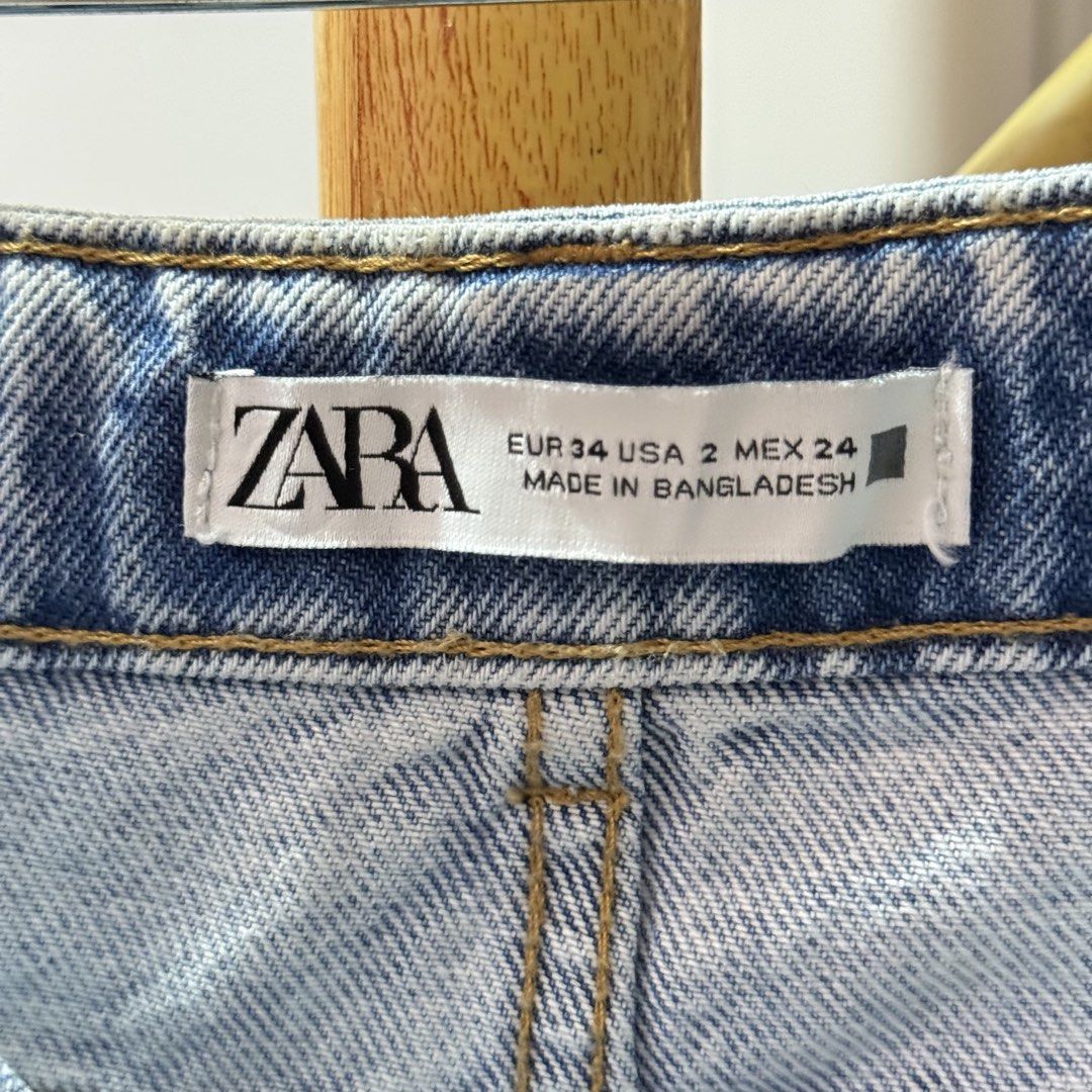 Zara short (Category: Shorts) located in Taguig. Submitted by chen.preloveddd (Listing ID 1445190696, Image 2). Description: - Zara maong shorts fits 27-28 - No issues like new Rfs: Needs some space for my closet Location: Taguig south signal village.