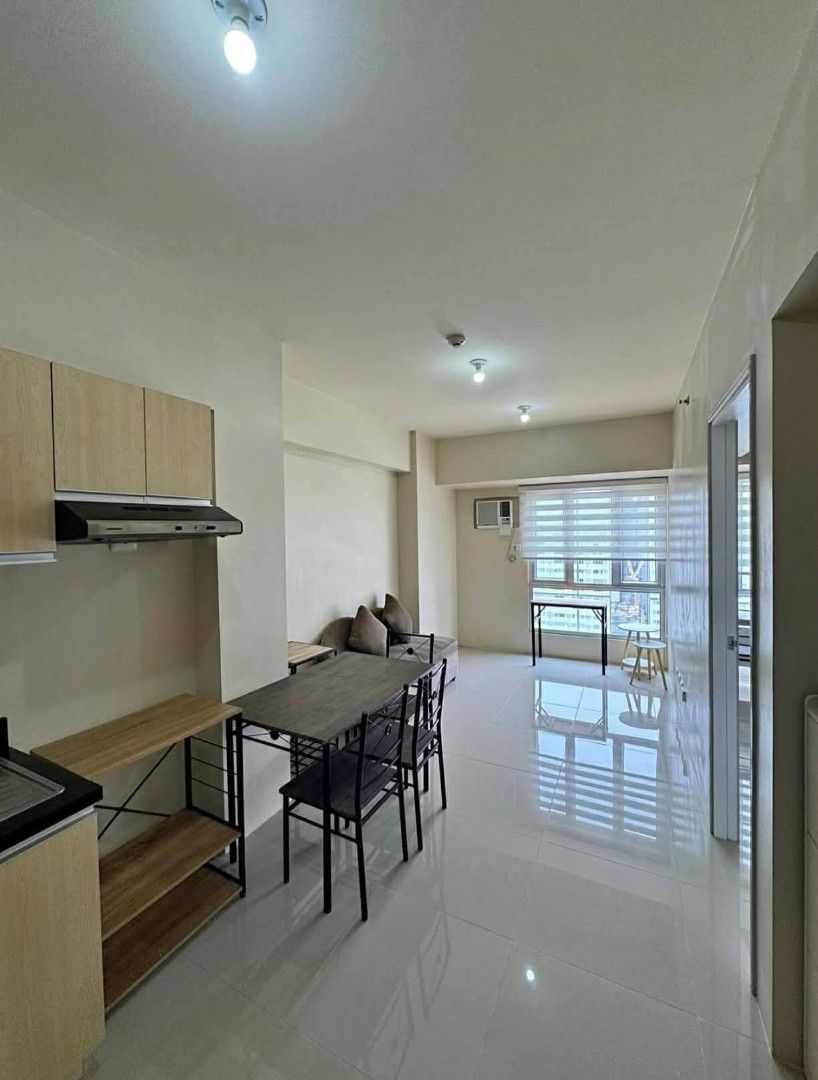 1 BEDROOM THE MONTANE BGC (Category: Apartments & Condos) located in Taguig. Submitted by richc10 (Listing ID 1445350370, Image 2). Description: ❗ FOR RENT 🏢 THE MONTANE , BGC 🛏 1 Bedroom ➡️ 21st floor ✨ Furnished 💰 Rent: ₱33,000 / month 🔥 Slightly Negotiable 📝 Payment Terms: 2 month deposit + 2 months advance, pdcs 🗓️ 1 Year lease.