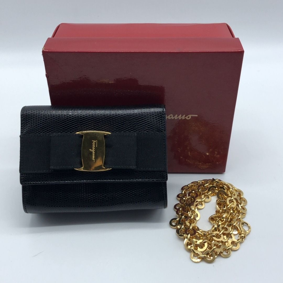 267005658 FERRAGAMO BAG AQ213202 (Category: Luxury Bags & Wallets) located in Taguig. Submitted by ecoring.ph (Listing ID 1445254976, Image 1). Description: ◆CONDITION: B ◆DESCRIPTIONS: (Other defects/info:) OUTER: Shows slight signs of use, with minor scuffing present on the bottom corners and in some areas. INNER: Slight wrinkling on the flap and light signs of use inside. HARDWARE: Hairline scratches are present. SIZE (Approximate): Width: 14.
