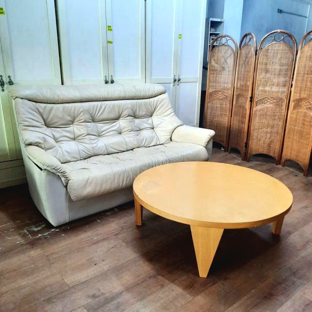 2nd hand 3seater leather sofa w/ round table 2pcs set (Category: Sofas) located in Paranaque City. Submitted by 2ndcharmfurniture (Listing ID 1445332318, Image 2). Description: 💳 𝐌𝐨𝐝𝐞 𝐨𝐟 𝐏𝐚𝐲𝐦𝐞𝐧𝐭 ✅ QR Ph Credit Card ✅️ GCash ✅ BDO Bank Transfer ✅ BPI Bank Transfer 📍 𝙋𝙖𝙮𝙢𝙚𝙣𝙩 𝙞𝙨 𝙢𝙖𝙙𝙚 𝙪𝙥𝙤𝙣 𝙥𝙞𝙘𝙠-𝙪𝙥 𝙛𝙧𝙤𝙢 𝙪𝙨..