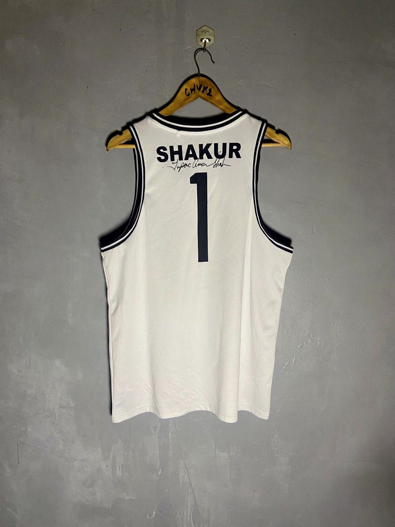 2PAC SHAKUR ME AGAINST THE WORLD (Category: Activewear) located in Cabuyao City. Submitted by chukz_x (Listing ID 1445285593, Image 3). Description: 2PAC SHAKUR ME AGAINST THE WORLD Size : LARGE Dimes : 21W 29L Condition : like new Issue : None Price : 1,200 📍Cabuyao Laguna.
