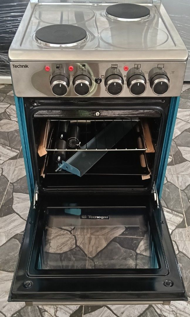 50cm Electric Range with Oven (Category: Cookers) located in Caloocan City. Submitted by yam_appliances (Listing ID 1445327038, Image 3). Description: 50 x 55 cm Cooking Range 2 Electric Hot Plates Full Stainless Steel Oven Features: Electric Multifunction Oven 4 Cooking Functions Thermostat Controlled Oven Double Glass LOW-E Oven Door 62 L - Large Oven Rotisserie Dimension (h:w:d) 85:50:55 cm Brandnew mallpullout with Warranty COD PAYMENT.
