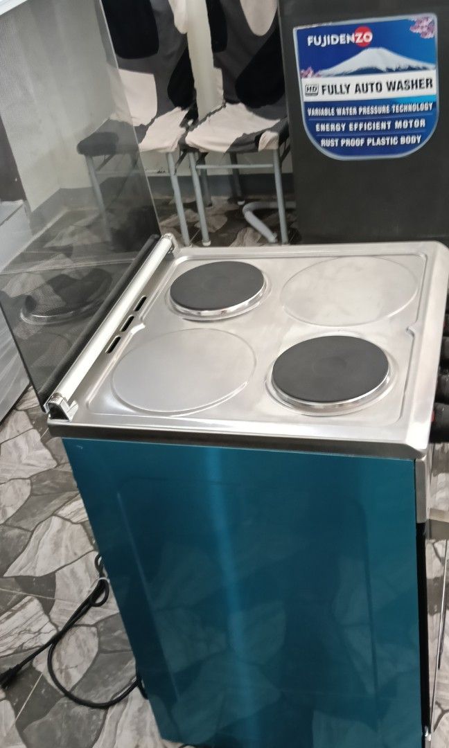 50cm Electric Range with Oven (Category: Cookers) located in Caloocan City. Submitted by yam_appliances (Listing ID 1445327727, Image 1). Description: 50 x 55 cm Cooking Range 2 Electric Hot Plates Full Stainless Steel Oven Features: Electric Multifunction Oven 4 Cooking Functions Thermostat Controlled Oven Double Glass LOW-E Oven Door 62 L - Large Oven Rotisserie Dimension (h:w:d) 85:50:55 cm Brandnew mallpullout with Warranty COD PAYMENT.
