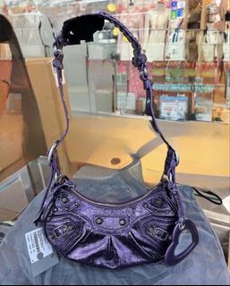 （分類：）位於 。 由 loveshopping1105 提交（商品編號 1445271697，圖片 1）。簡介： 。