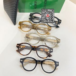 (Category: ) located in . Submitted by sunglasses.versionsale (Listing ID 1445339733, Image 1). Description: .