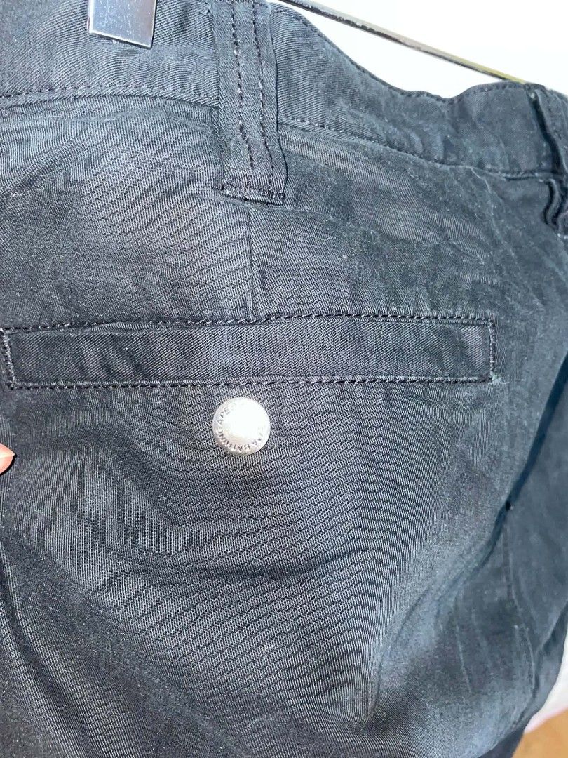 AAPE Pants (Category: Jeans) located in Lapu Lapu. Submitted by jc.happyburdagol (Listing ID 1445396059, Image 3). Description: W-19 L-38 Brand new condition No issue Authentic/original.