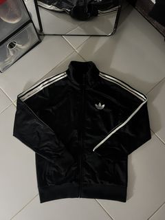 (Category: ) located in . Submitted by metromnlwear (Listing ID 1445352445, Image 1). Description: .