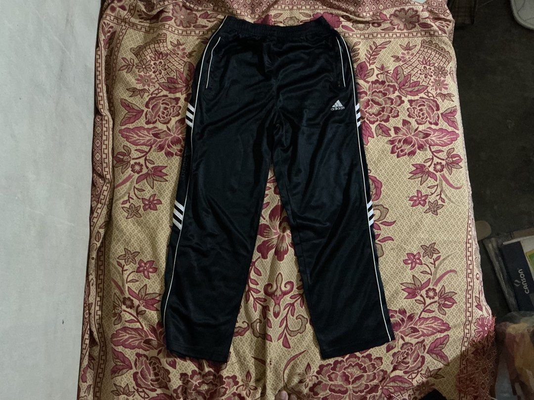 Adidas Jogging Pants (Category: Joggers) located in Manila. Submitted by irthrift (Listing ID 1445415063, Image 1). Description: .