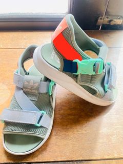 (Category: ) located in . Submitted by cbcloset (Listing ID 1445312210, Image 1). Description: .