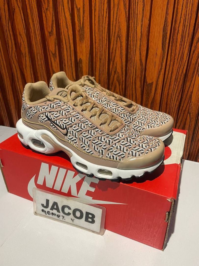Air Max Plus Hemp Women's (Category: Sneakers) located in Pasig City. Submitted by zaphree (Listing ID 1445396942, Image 2). Description: CLEARANCE SALE BRAND NEW AND ORIGINAL Size 5.5 Women's 1,999 only Money back if proven fake. Pasig City Location. Can do lalamove grab for metro manila or J&T/LBC nationwide.