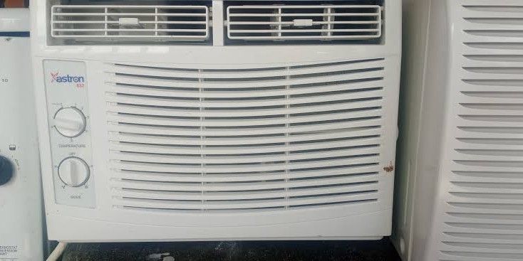 Aircon Astron 0.6hp inverter (Category: Other Home Appliances) located in Manila. Submitted by BryanPictureFrameServices (Listing ID 1445351860, Image 1). Description: aircon Astron 0.6hp Inverter R32 Free shipping along Metro Manila. COD COD FOR UR SAFETY NO ISSUE NO REPAIR JUST COOL PM DIRECTLY.