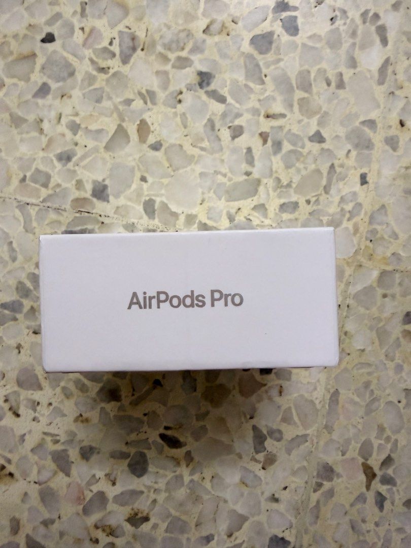Airpods Pro 3 (Category: Earphones) located in Kuala Lumpur. Submitted by sellbb74 (Listing ID 1445318432, Image 2). Description: Airpods pro 3 Sealed and New Price RM 500 📍cheras kl 01121504863 .
